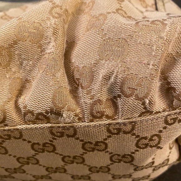 Gucci monogram large D gold hobo bag - Picture 5 of 12